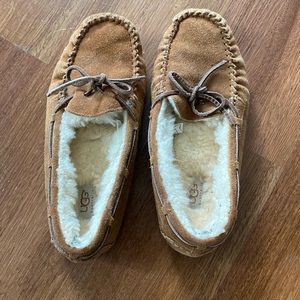 Children’s unisex Ugg slippers - size 6